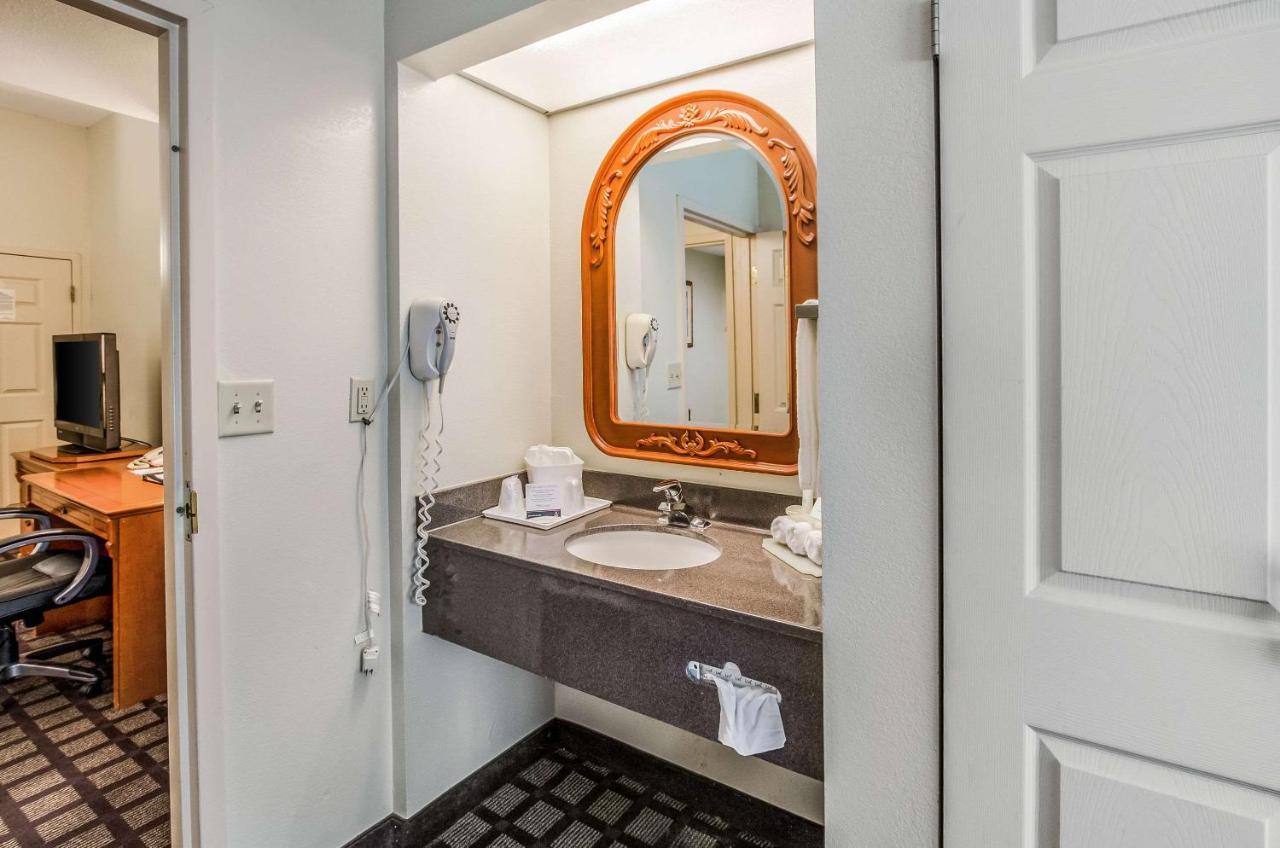 Savannah Gateway Hotel & Suites Georgetown ภายนอก รูปภาพ