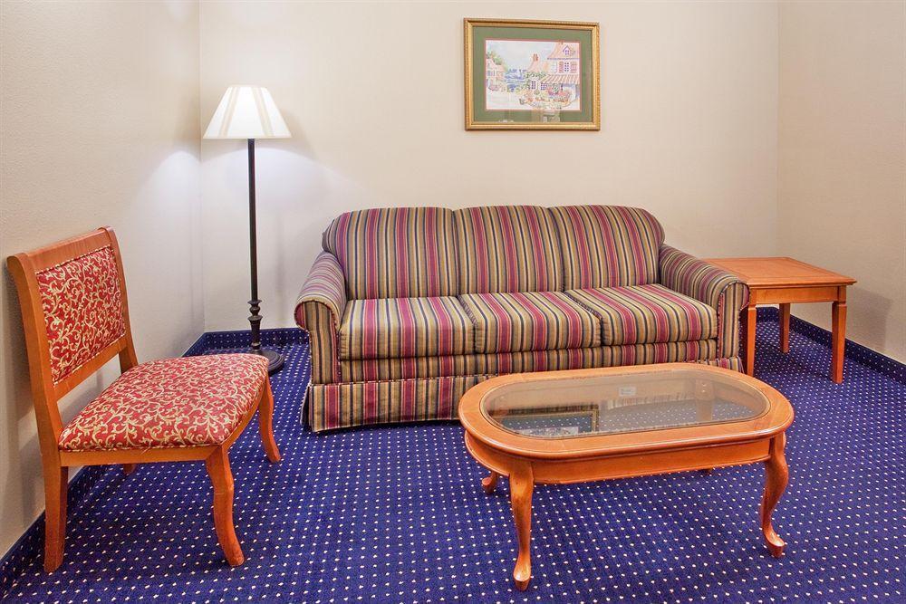 Savannah Gateway Hotel & Suites Georgetown ห้อง รูปภาพ